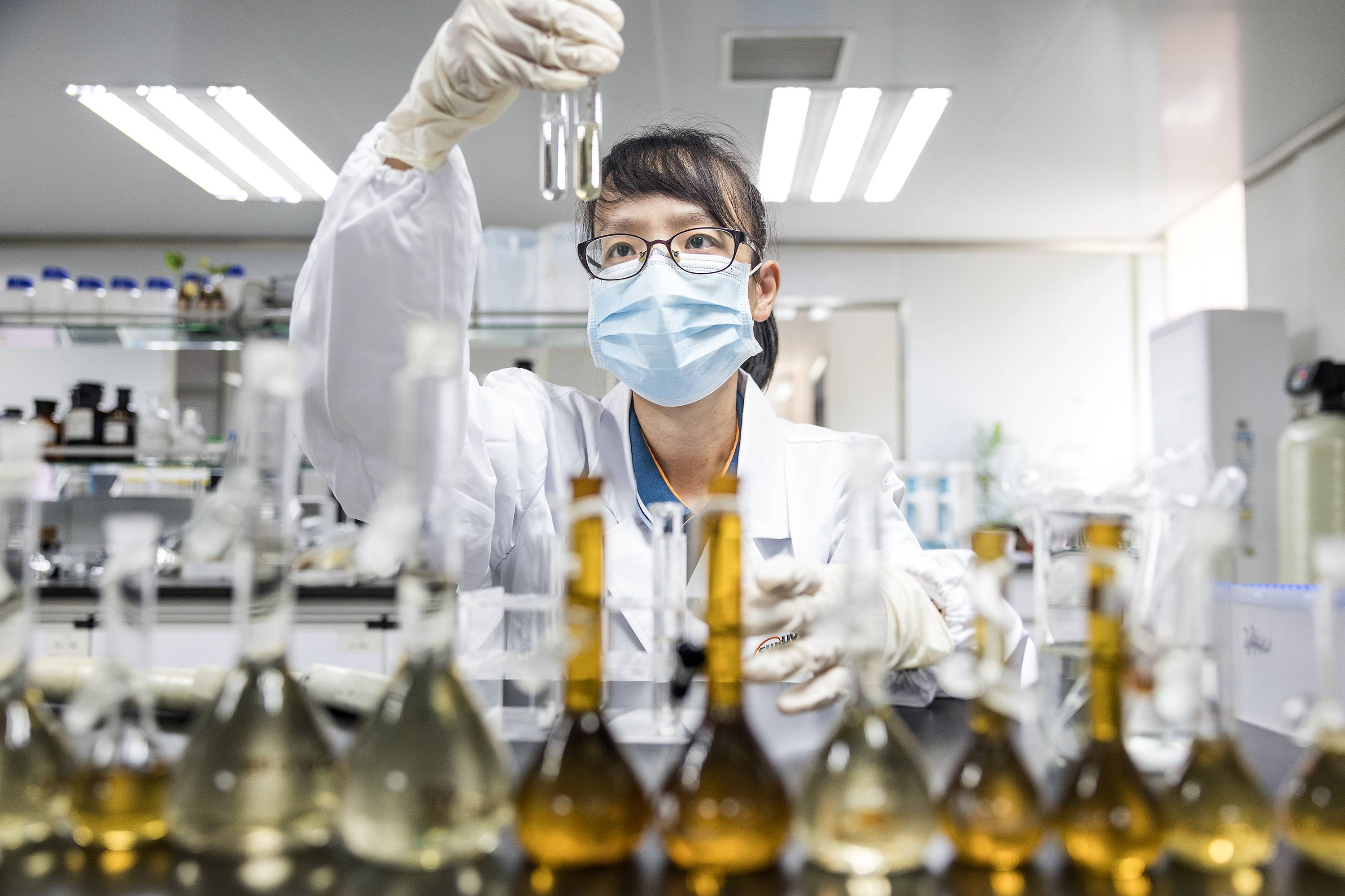 聚焦生物技术等重点领域，以自主创新驱动产业升级——技术咨询在研发中的关键作用